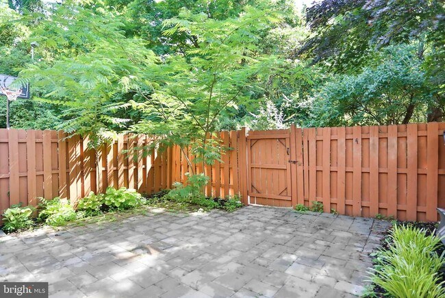 Building Photo - 2402 Windbreak Dr