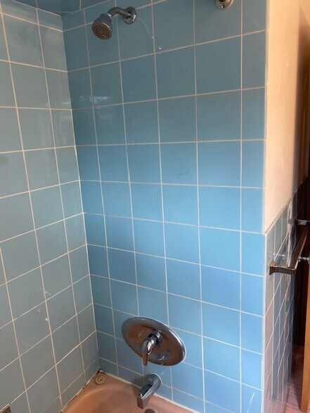 Building Photo - 1713 Shatto Ave