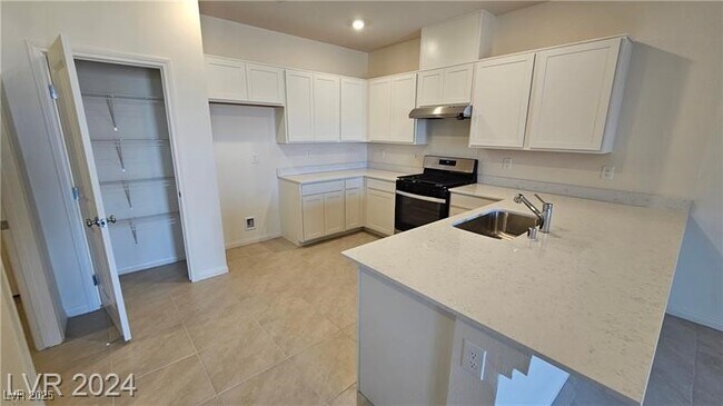 Building Photo - 3415 Costa Caparica Ln
