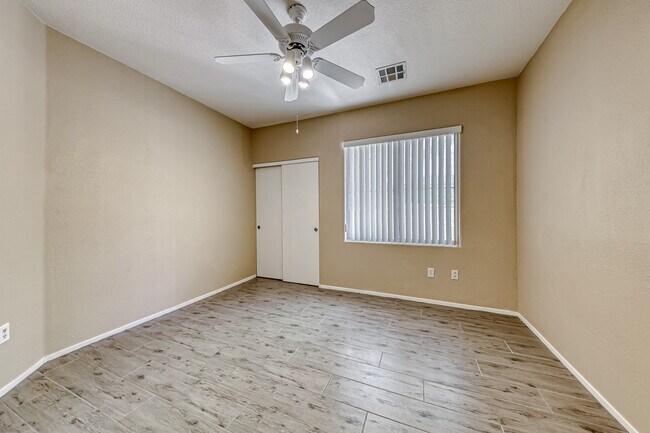 Building Photo - 673 Peachy Canyon Cir