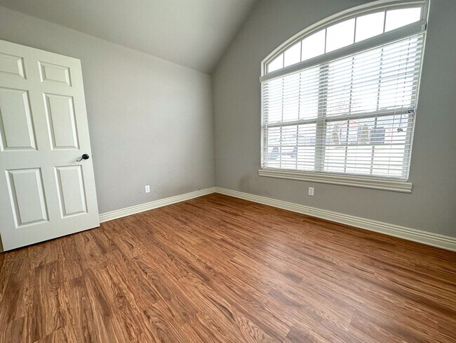 Building Photo - 3 Bed, 2 Bath Home in Fayetteville!