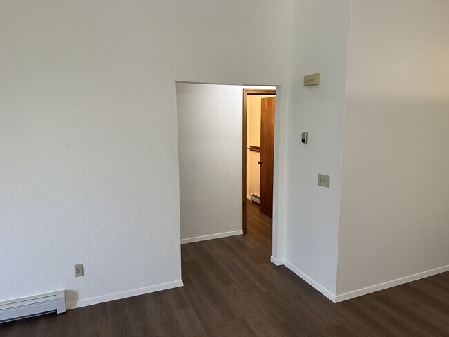 Building Photo - 202 Fern Ln