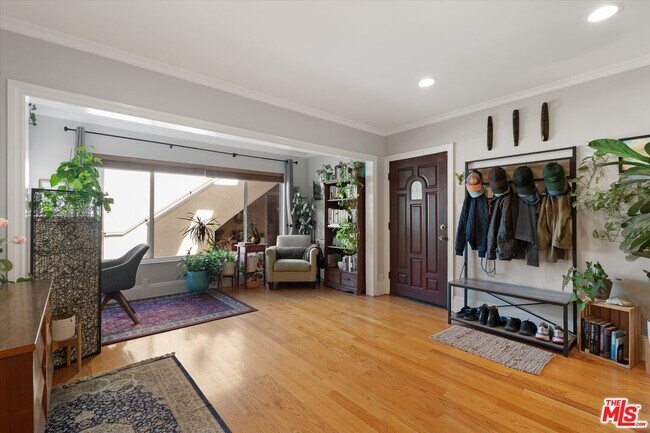 Building Photo - 14934 Dickens St