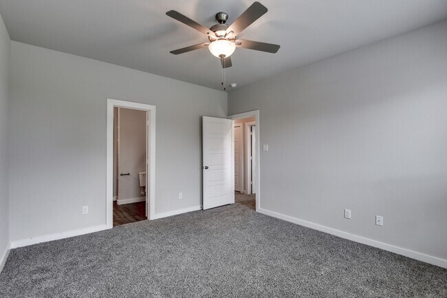 Building Photo - GORGEOUS 3 BEDROOM DUPLEX LOCATED IN MIDLOTHIAN ISD!