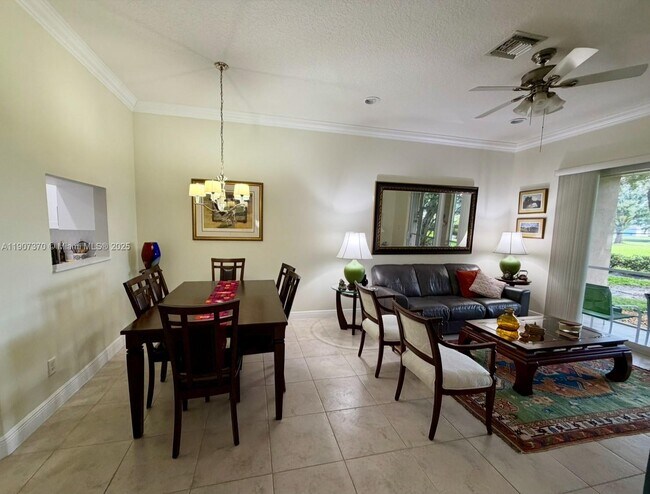 Building Photo - 3172 Fairway Cir