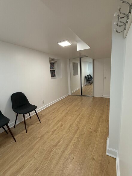 Building Photo - 3318 W Pierce Ave