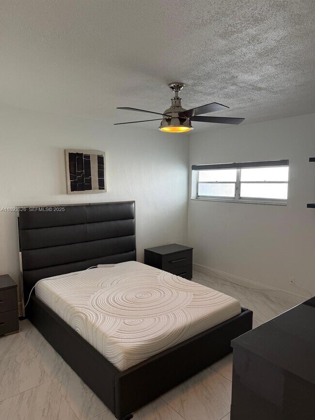 Building Photo - 2200 S Ocean Dr