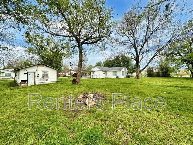 Building Photo - 201 S Ora St