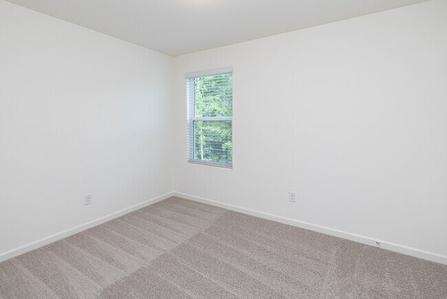 Building Photo - 2 Bedroom Townhome Main Street Pineville - AVAILABLE AUGUST 2026