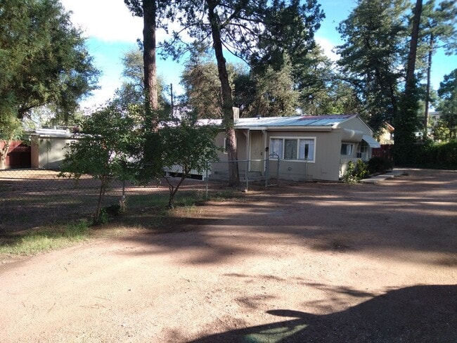 Building Photo - 3 Bed / 2 Bath Home + 1 bed / 1 bath Casita & work shop