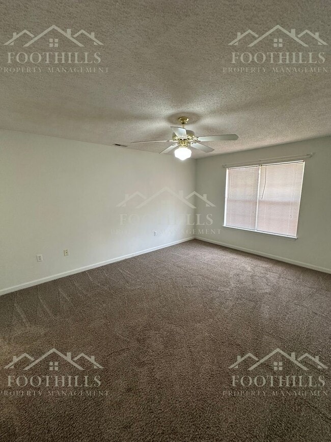 Building Photo - 3 Bedroom, 2 Bath Home near to Hwy 187 South