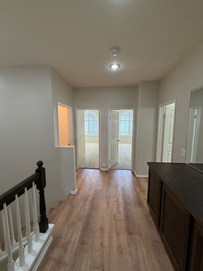 Building Photo - Beautiful Camarillo Townhome