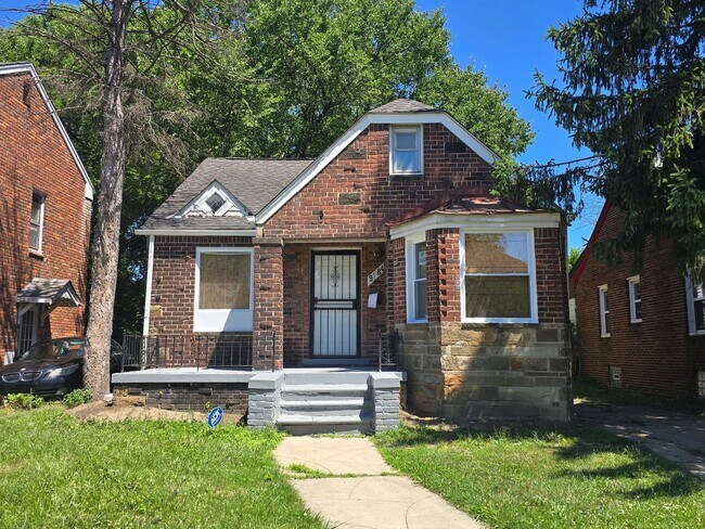 Primary Photo - 9184 Manistique St