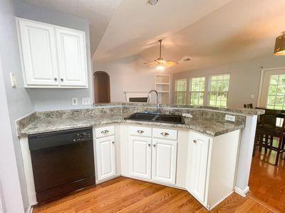 Building Photo - 123 Hawk's Nest Ct