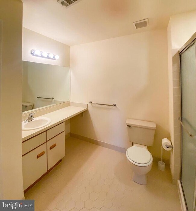 Building Photo - 108 Foxmeadow Dr