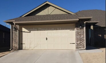 Building Photo - 2213 Ailsa Rd