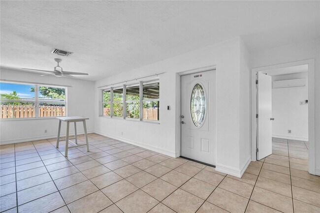 Building Photo - 228 SW 3rd Terrace