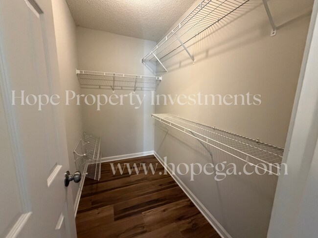 Building Photo - 172 St James Pl