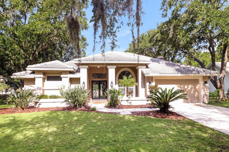 Primary Photo - 1484 E Lake Woodlands Pkwy