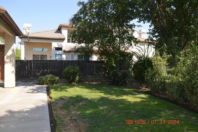 Building Photo - 2725 Amalfi