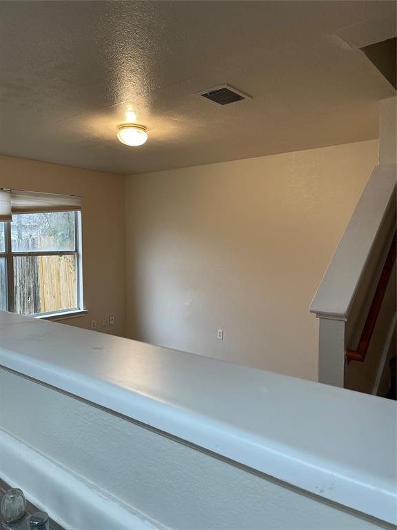 Building Photo - 1013 Christopher Ave