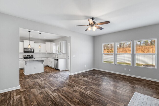 Building Photo - Newer Home in Reedy Fork, SS Appliance, Granite Counter-tops, Island, Office, Den, FP, Loft, Gara...