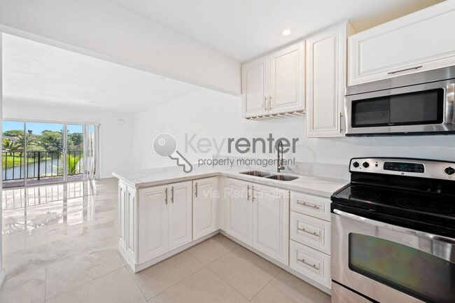 Primary Photo - 15685 SW 82nd Cir Ln