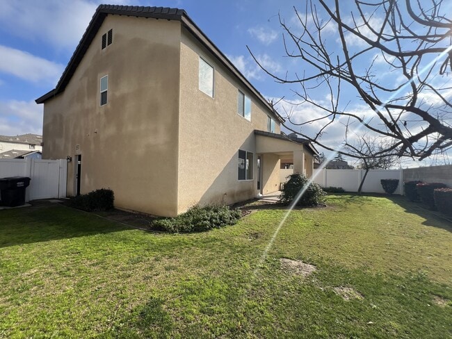 Building Photo - 1901 Delacorte Dr