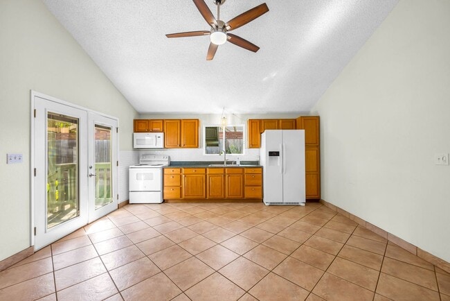 Building Photo - 305 Uala Pl