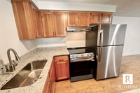 Building Photo - 855 E 9th St