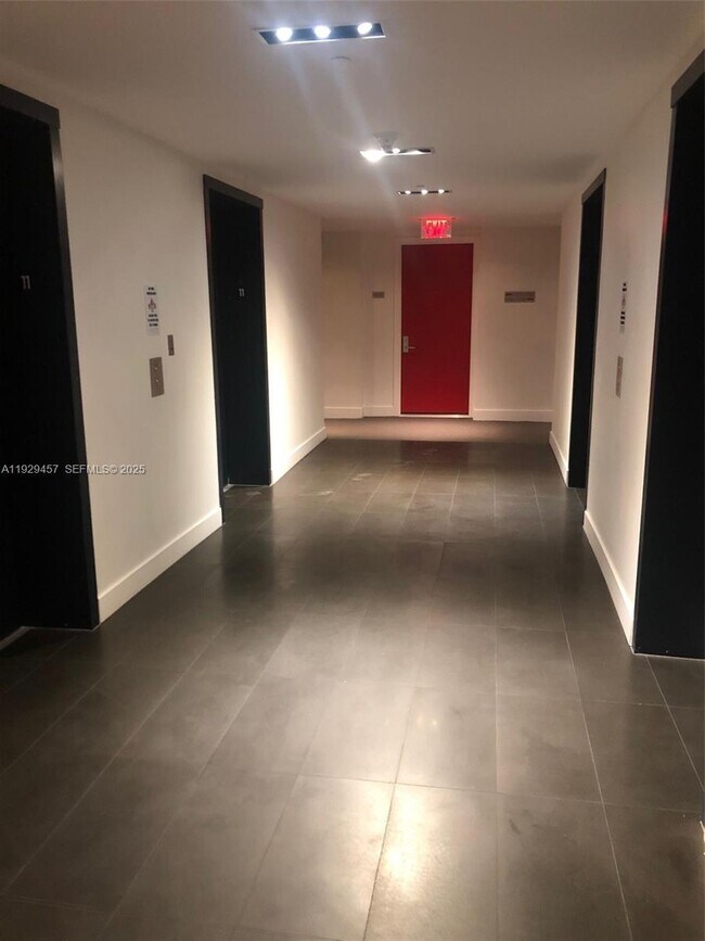 Building Photo - 1600 NE 1st Ave