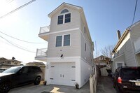 Building Photo - 104 N Dudley Ave