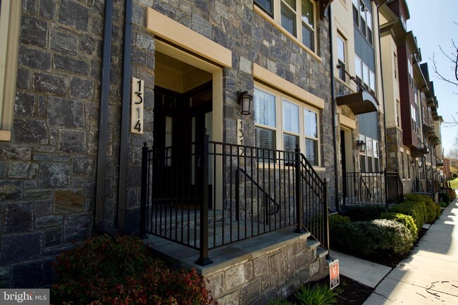 Building Photo - 1312 S Rolfe St