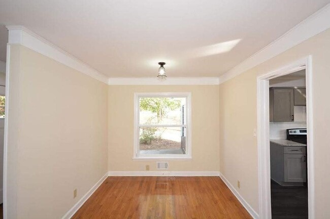 Building Photo - 4 Bed/3 Bath home w/fenced yard in Augusta...