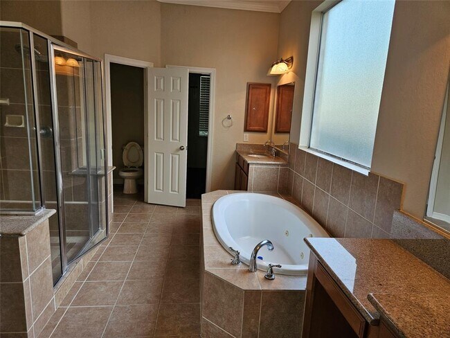 Building Photo - 7714 Bayou Green Ln