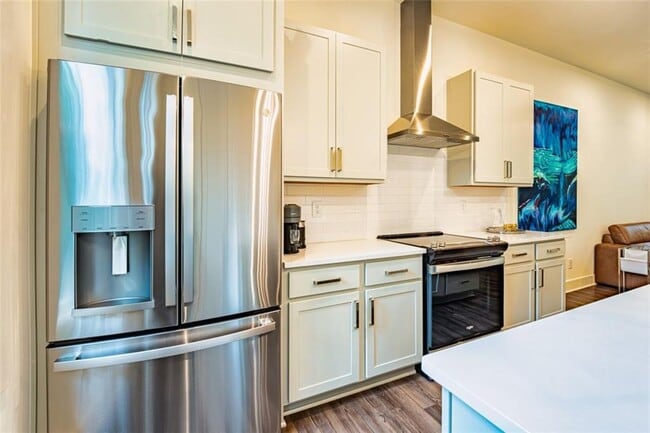 Building Photo - 305 Dilbeck Cir