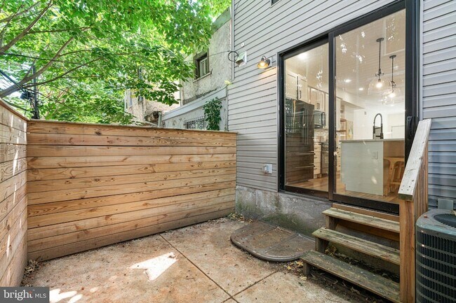 Building Photo - 2231 Earp St