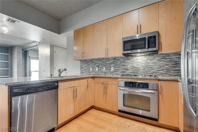 Building Photo - 353 E Bonneville Ave