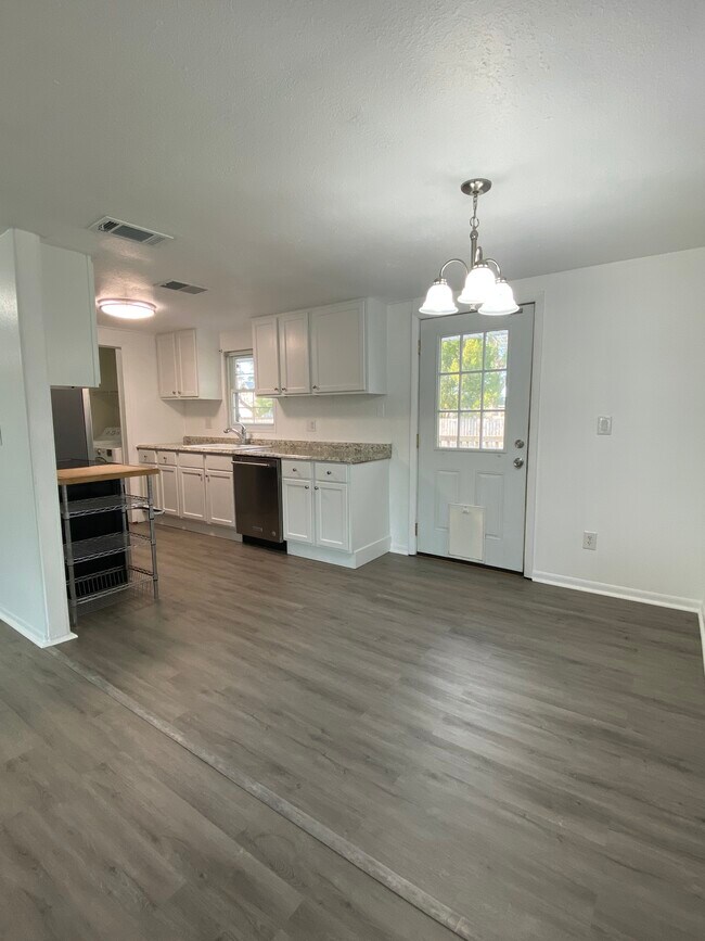 Building Photo - 12120 71st St E