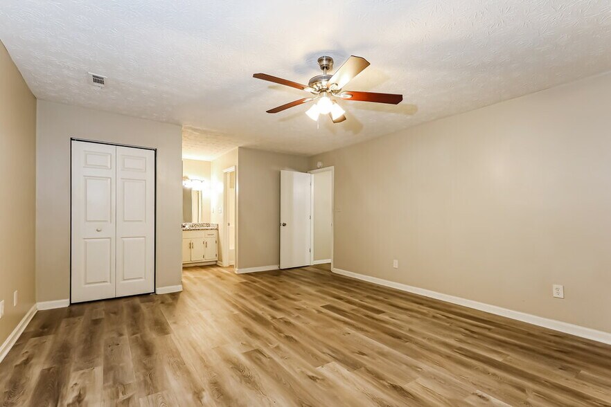 Building Photo - 9185 Sunset Dr