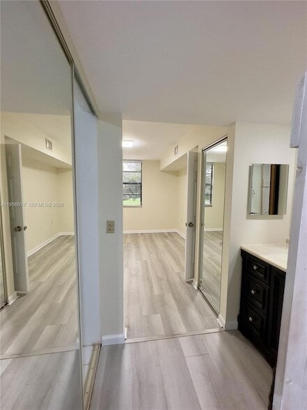 Building Photo - 1715 Whitehall Dr