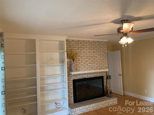 Building Photo - 1130 Cheddington Dr