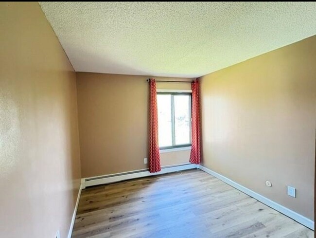 Building Photo - 4110 Eagan Apt 221