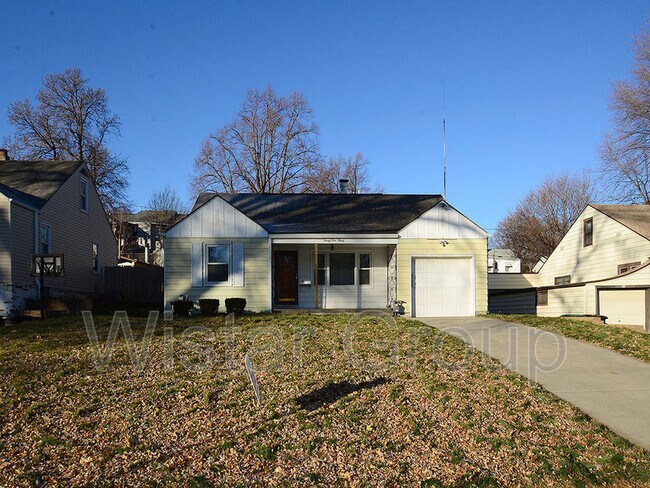 Building Photo - 2130 S 48th St