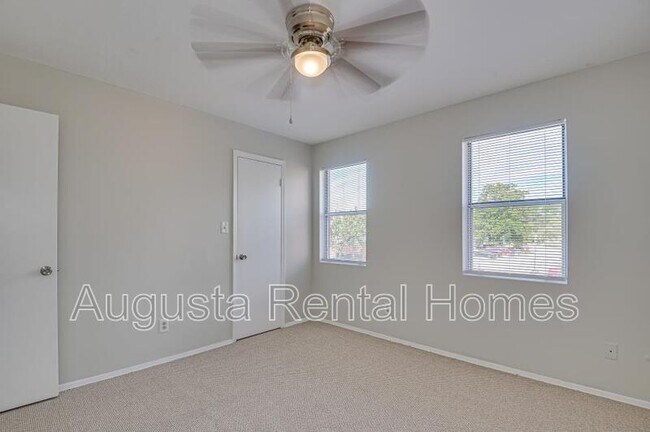 Building Photo - 169-A Petersburg Circle