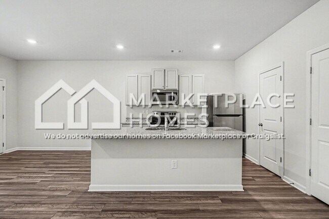 Building Photo - 461 Oakwood Dr NW