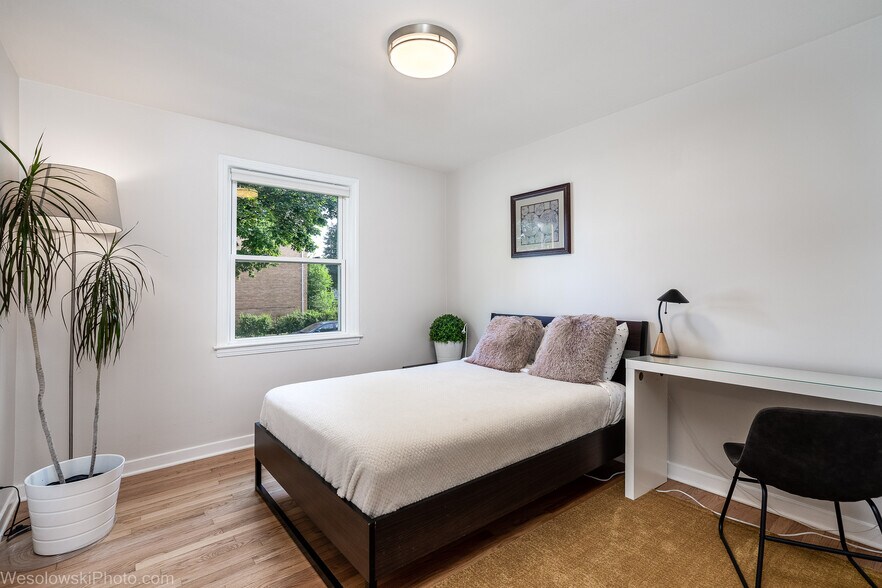 Fully Finished 1 or 2 bd, parking, balcony - 9003 Bronx Ave