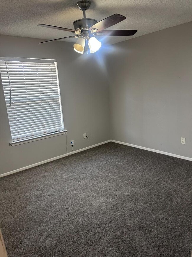 Building Photo - 1446-1448 Pinnacle Peak Dr
