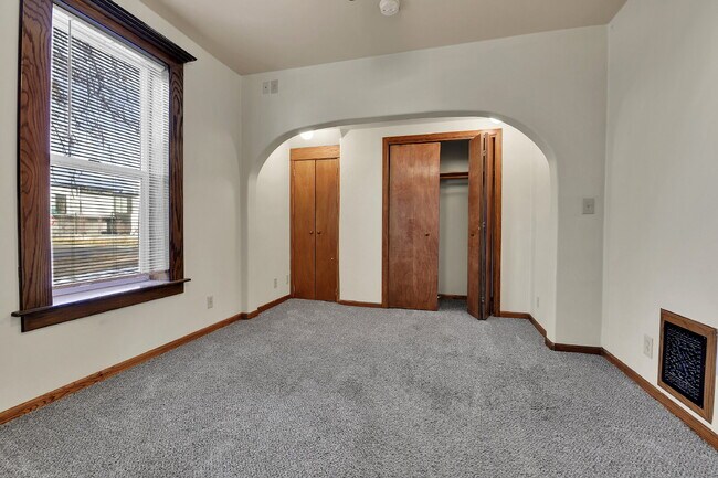 Building Photo - $2,900, 3-bed, 2 bath victorian home with a fenced yard and $300 off the first month's rent.