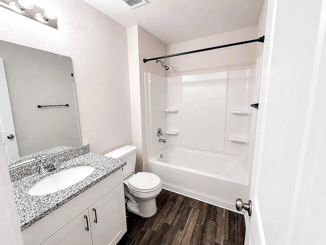 Building Photo - 15674 Briar Forest Dr